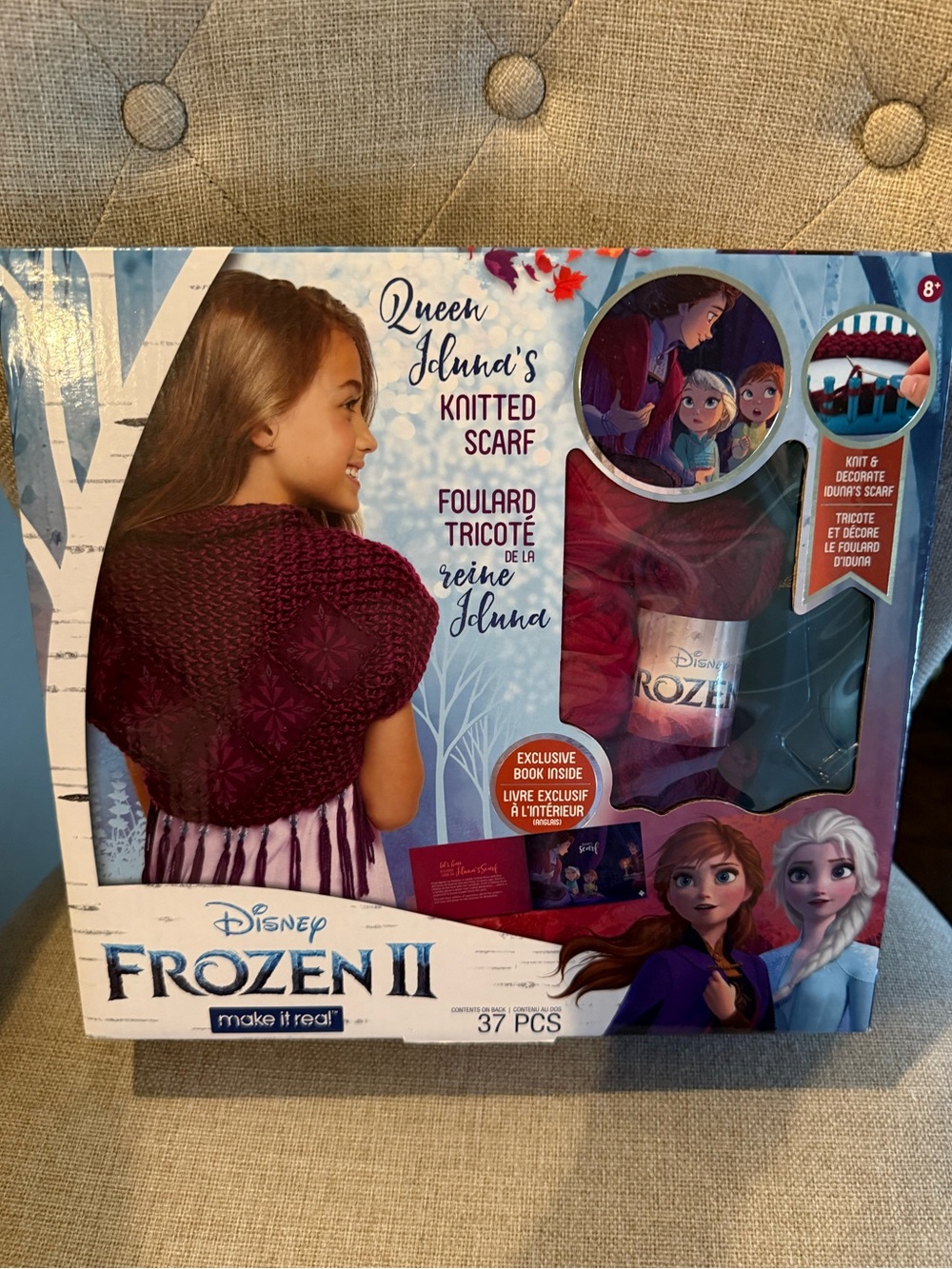 Disney Frozen II Queen Iduna Knitted Scarf Kit - Burgundy and Purple Accents